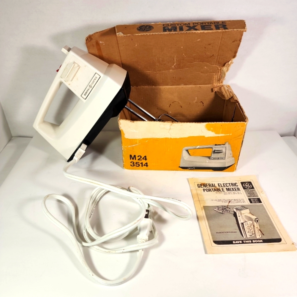 Kitchen Ware  Vintage Appliance  1970s  GE  Custom Portable Mixer M24 3514